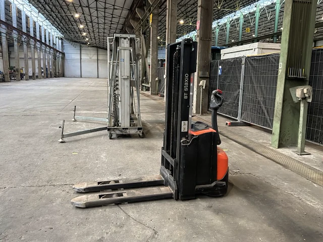 Bt staxio swe100 elektrische meeloop-stapelaar - afbeelding 9 van  12