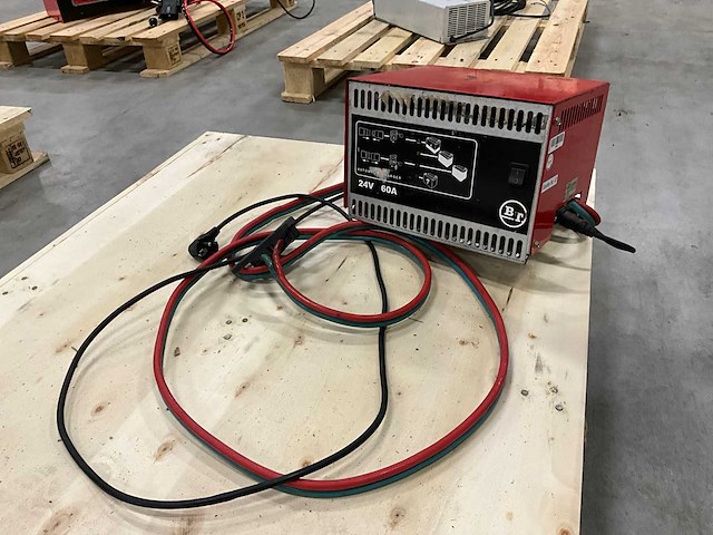 Bt stc 24-60 acculader - afbeelding 1 van  5