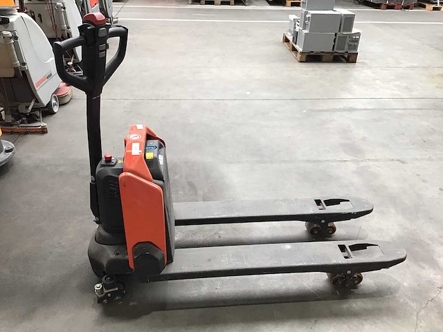 Bt tyro - lhe130 - lifting platforms - 2024 - afbeelding 1 van  2