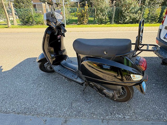 Btc - snorscooter - riva - scooter - afbeelding 1 van  5