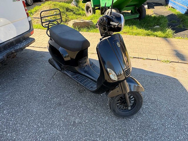 Btc - snorscooter - riva - scooter - afbeelding 4 van  5