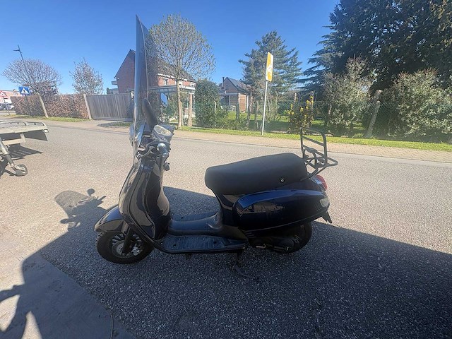 Btc - snorscooter - riva - scooter - afbeelding 1 van  6