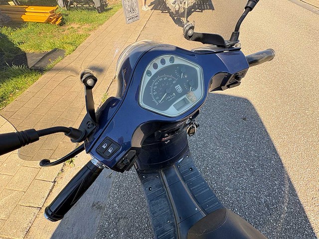 Btc - snorscooter - riva - scooter - afbeelding 6 van  8