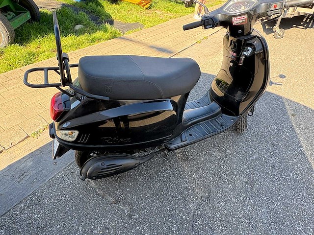 Btc - snorscooter - riva - scooter - afbeelding 8 van  10