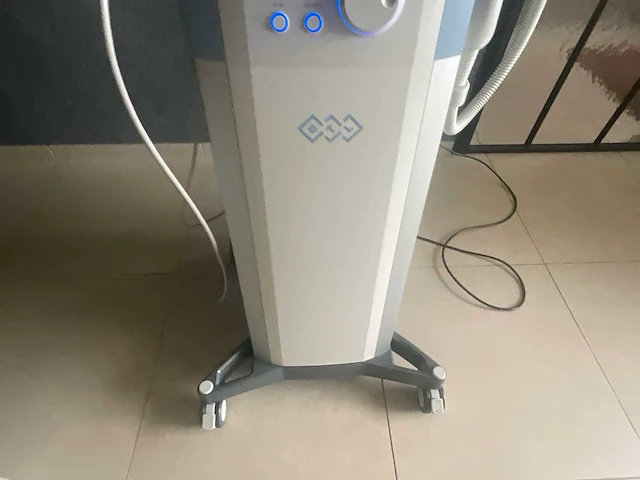 Btl exilis ultra 360 radiofrequentie- en ultrasoon behandelingsapparaat - afbeelding 4 van  13