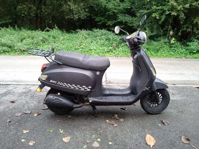 Btx - riva - scooter - afbeelding 2 van  8