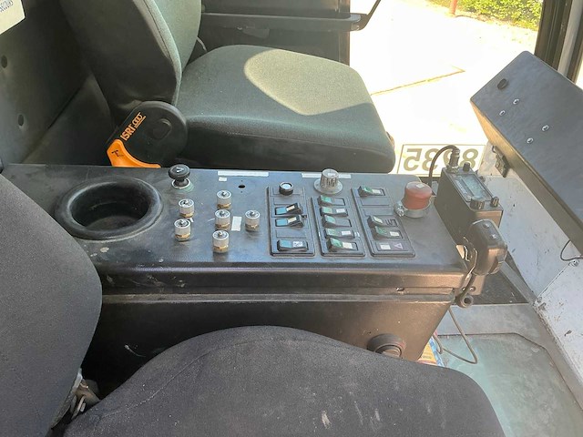 Bucher cc5000 borstel- en veegwagen - afbeelding 13 van  35