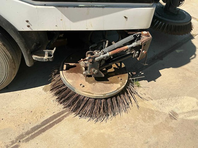 Bucher cc5000 borstel- en veegwagen - afbeelding 18 van  35