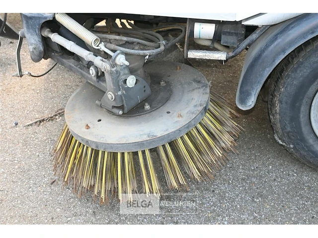 Bucher veegmachine - afbeelding 10 van  18