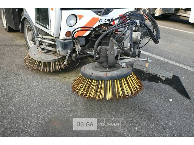 Bucher veegmachine - afbeelding 13 van  18