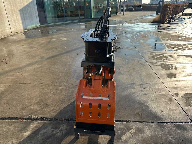 Bucket warehouse - 2025 - 020-erg01-nl - sorteergrijper - afbeelding 9 van  15