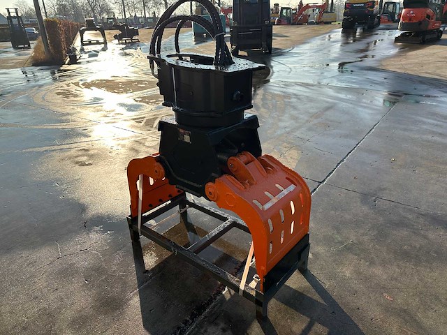 Bucket warehouse - 2025 - 020-erg01-nl - sorteergrijper - afbeelding 10 van  15