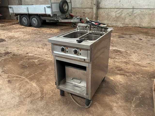 Buderus professionele elektrische frituurfrituurpan voor de horecasector - afbeelding 4 van  9
