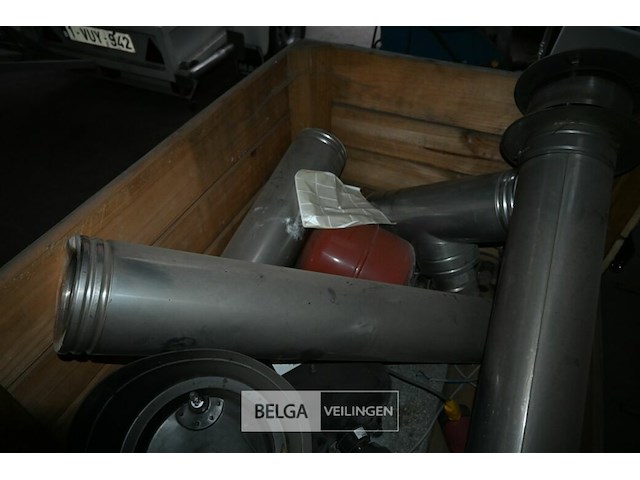 Buderus verwarmingsketel + buizen - afbeelding 2 van  10