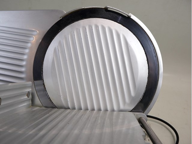 Buffalo vleessnijmachine 30cm - afbeelding 3 van  7