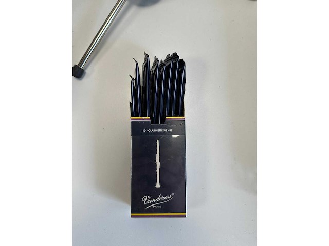 Buffet crampon e11 bb klarinet (complete set) - afbeelding 9 van  13