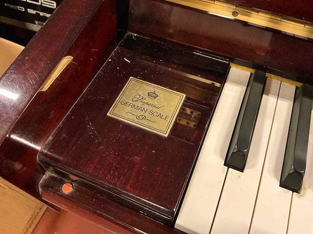 Buffetpiano samick - afbeelding 8 van  14