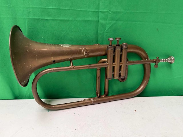Bugel - musical instrument, flügelhorn van em fauconier - afbeelding 1 van  8