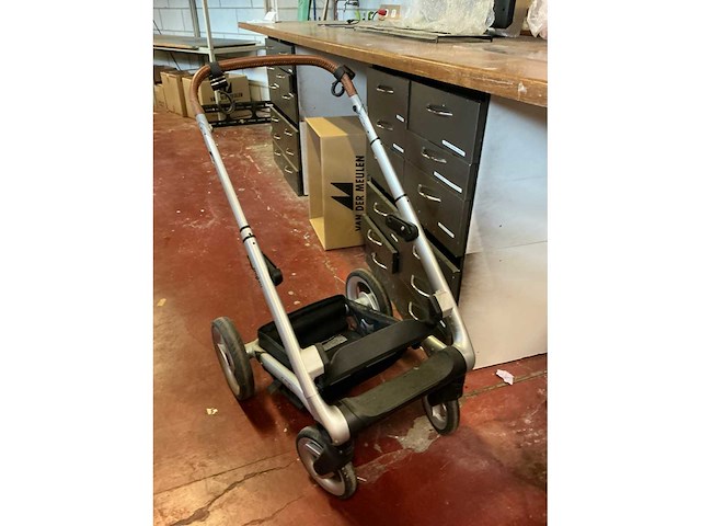 Buggy / draagmand / badstandaard - afbeelding 3 van  11