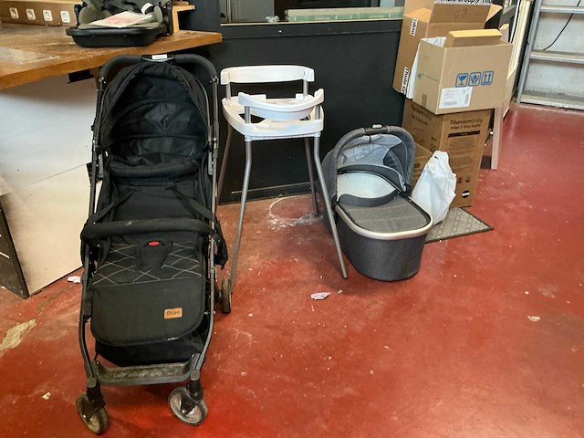 Buggy / draagmand / badstandaard - afbeelding 1 van  11