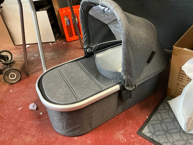 Buggy / draagmand / badstandaard - afbeelding 8 van  11