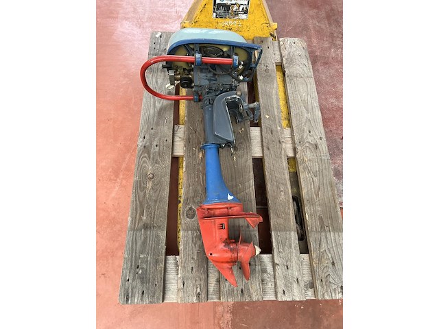 Buitenboordmotor - afbeelding 1 van  3