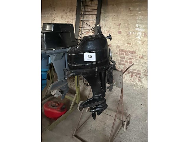 Buitenboordmotor - afbeelding 1 van  5