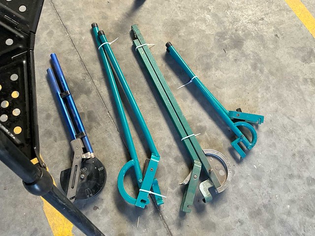 Buitenklem met 2 statieven & tangen - afbeelding 4 van  5