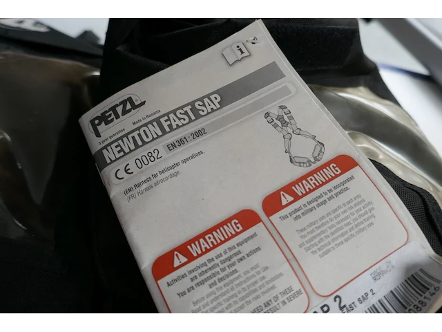 Buizenplooier + 2 veiligheidsharnassen petzl - afbeelding 3 van  4