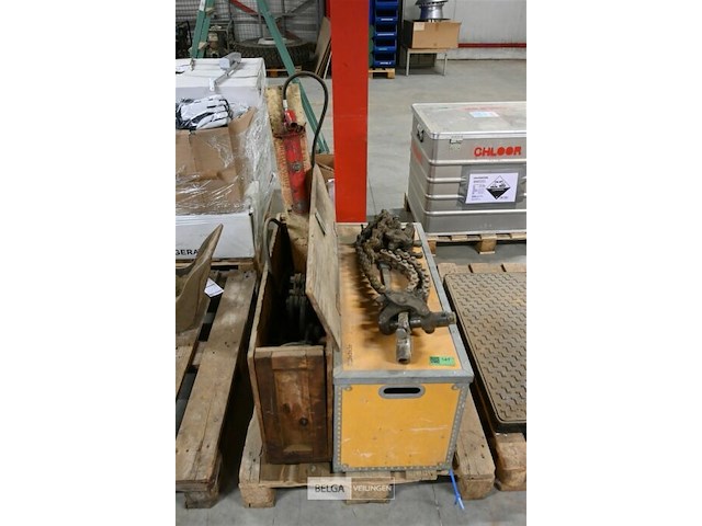 Buizensnijder en houtenbox voor slijpschijf - afbeelding 4 van  4