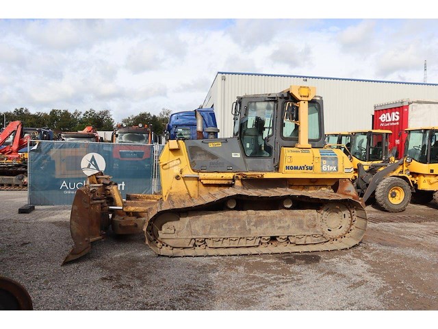 Bulldozer komatsu d61px-15eo diesel 2011 - afbeelding 1 van  1