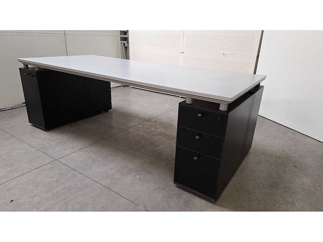 Bulo - 233 - m - desk - afbeelding 2 van  14