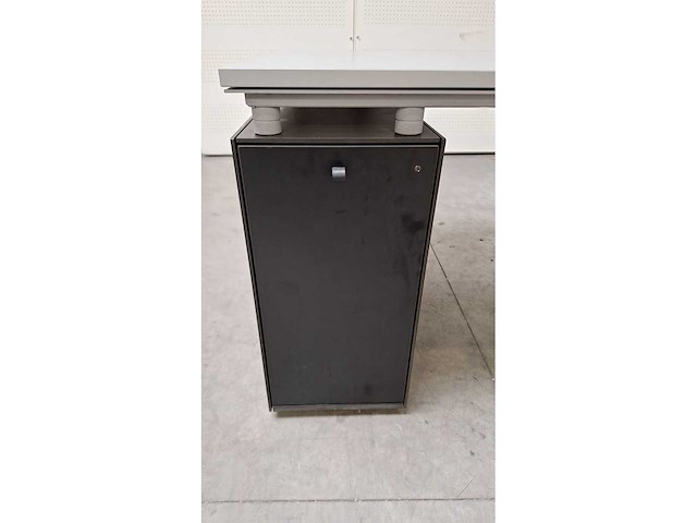 Bulo - 233 - m - desk - afbeelding 11 van  14
