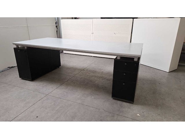 Bulo - 233 - m - desk - afbeelding 14 van  14
