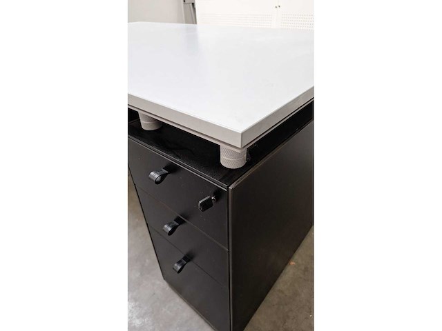 Bulo - 233 - m - desk - afbeelding 7 van  14
