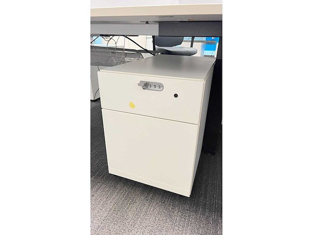 Bulo - h2o- 4 persoons - bureau - afbeelding 9 van  9