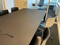 Bulo vergadertafel met 5 stoelen - afbeelding 3 van  7