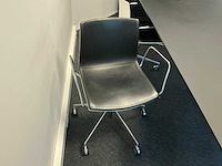 Bulo vergadertafel met 5 stoelen - afbeelding 5 van  7