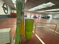 Bundel tuinstokken + 3x grote groene plantenbak decoratie - afbeelding 1 van  4