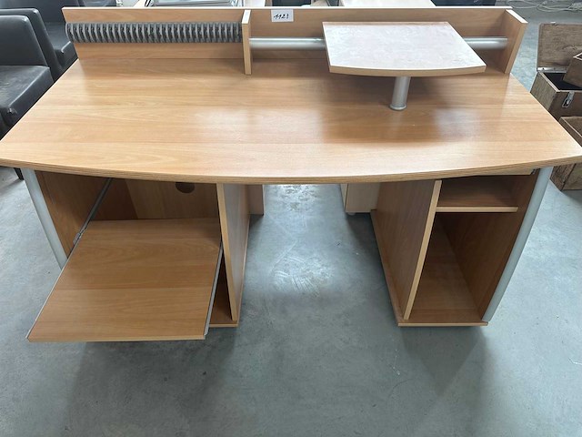Bureau - computer - desk - afbeelding 1 van  2