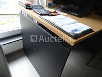 Bureau, 2 stoelen, 1 ladekast - afbeelding 6 van  7