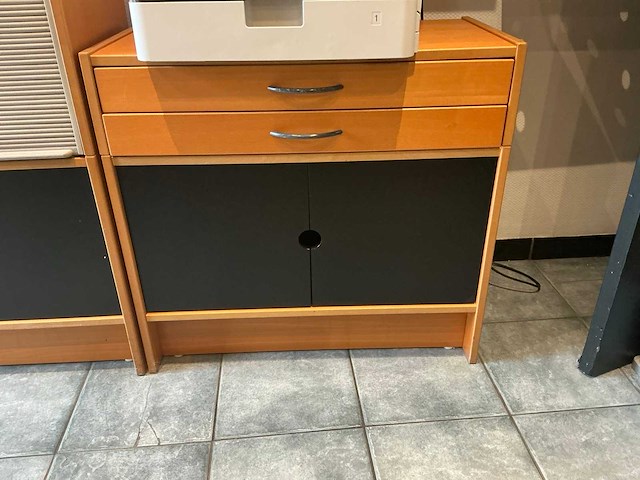 Bureau (2x) met kast en ladenblok - afbeelding 5 van  5