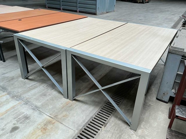 Bureau (2x) - afbeelding 1 van  6