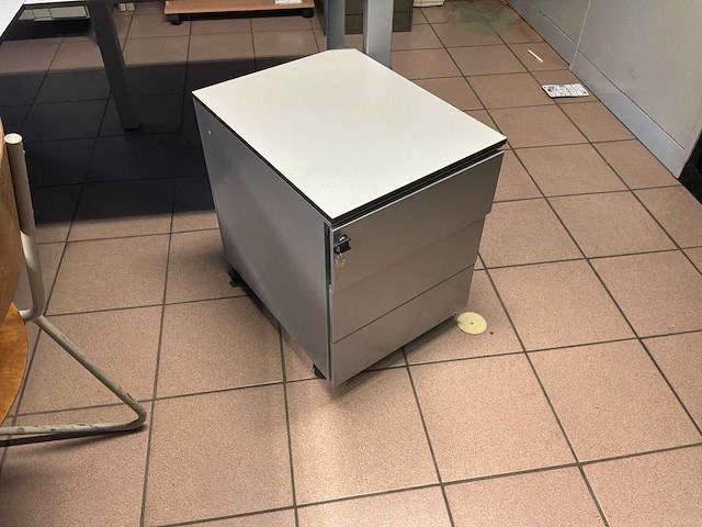 Bureau (3x) - afbeelding 1 van  4