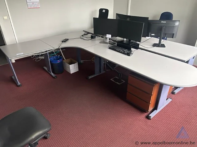 Bureau afm 310x200cm - afbeelding 2 van  2