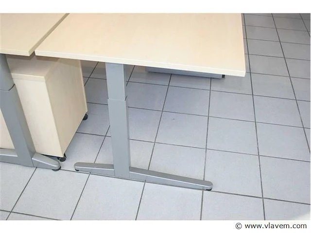 Bureau ahrend four-two met ladenblok - afbeelding 2 van  3