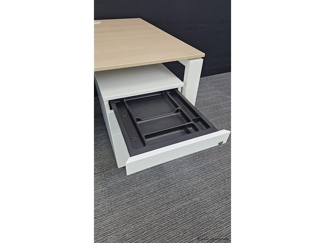 Bureau ahrend met ladenblok - afbeelding 3 van  11