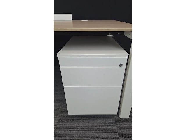 Bureau ahrend met ladenblok - afbeelding 11 van  11