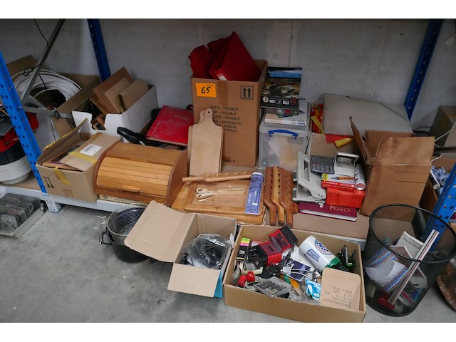 Bureau artikelen + huisraad - afbeelding 1 van  7