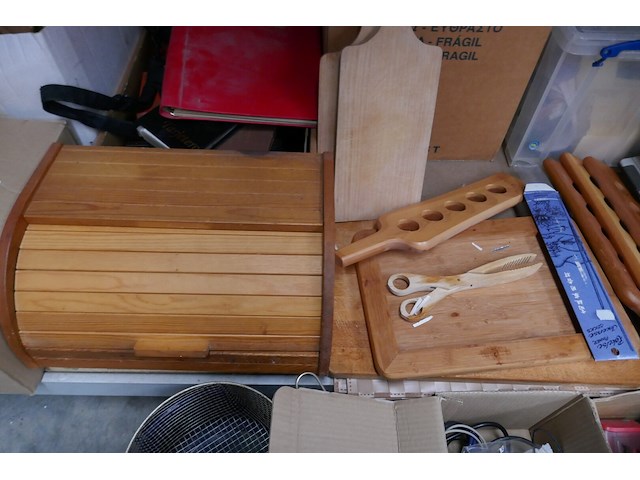 Bureau artikelen + huisraad - afbeelding 2 van  7